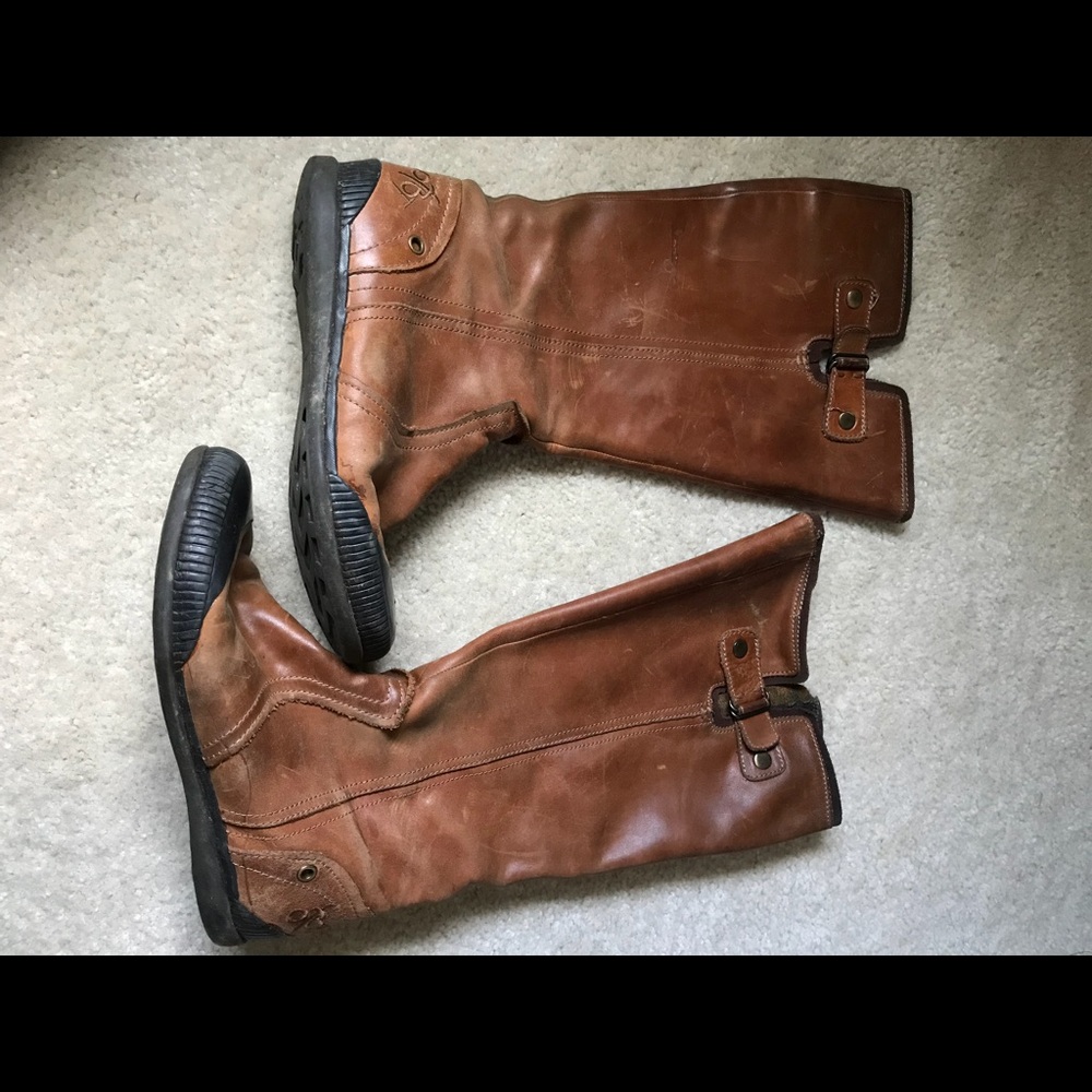 Size 7.5 real leather flat boots OTBT